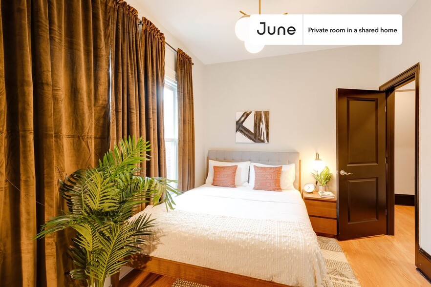 Building Photo - Room in Shared 3 bed/1 bath home