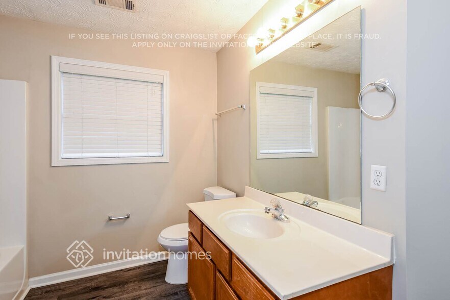 Building Photo - 2624 Sterling Dr NW
