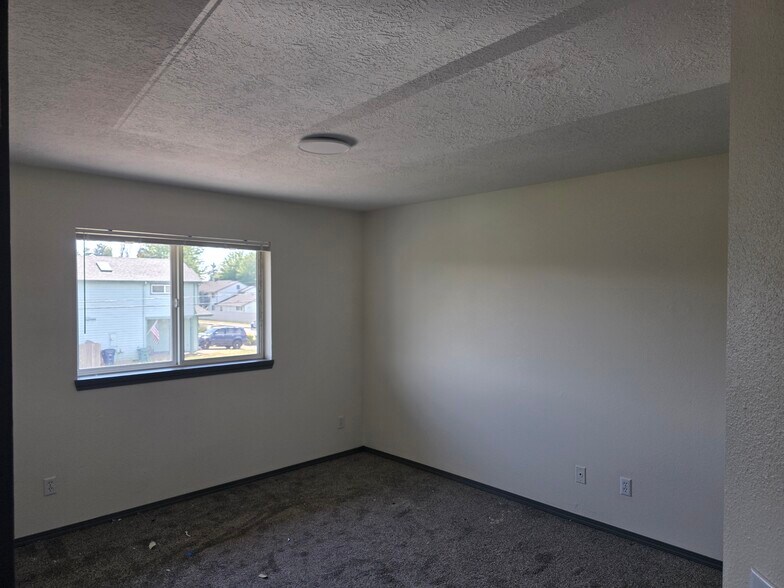 Building Photo - 264 Ecols St S
