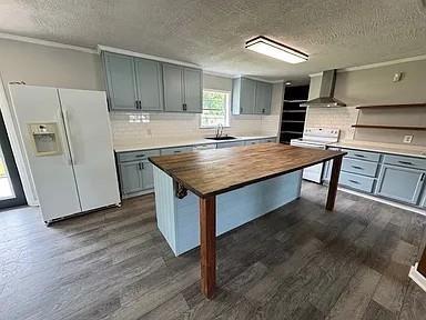 Building Photo - 203 N Lake Dr