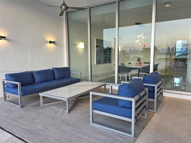 Building Photo - 1000 West Ave