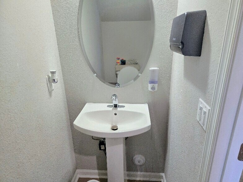 Building Photo - 745 Guy Ave