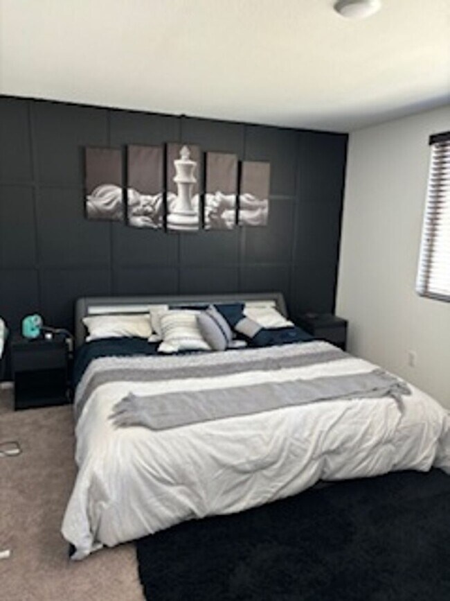 Building Photo - 3 Bedroom Townhome in Winchester