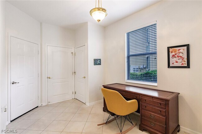 Building Photo - 3100 Cottonwood Bend