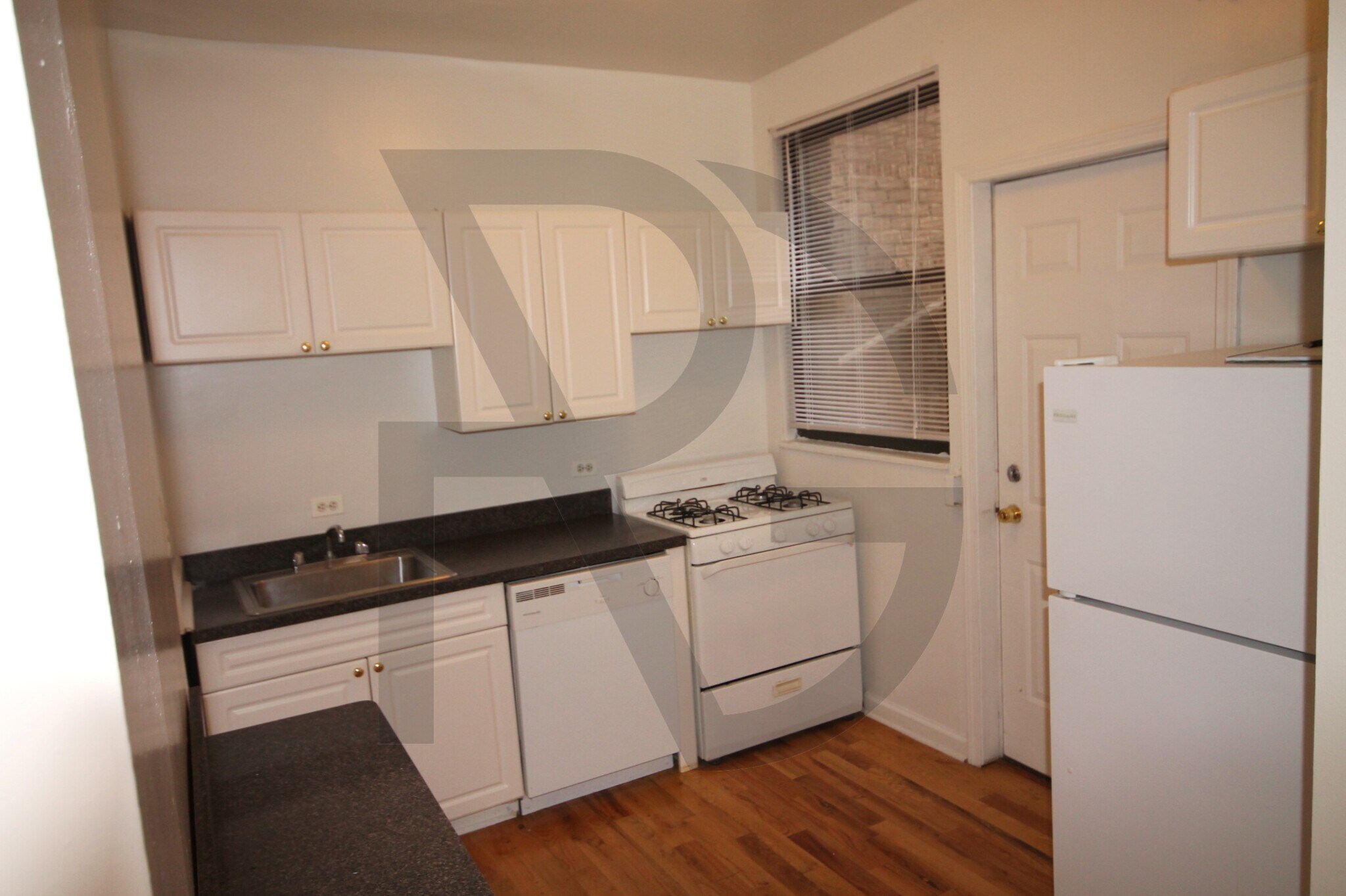 Building Photo - 3721 N Pine Grove Ave
