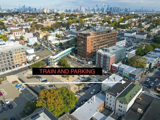 Building Photo - 355 West Side Ave