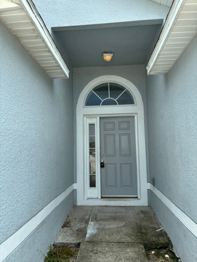 Building Photo - 616 Sunway Ln