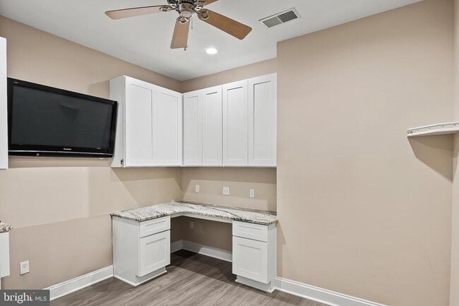 Building Photo - 2115 Ganton Green