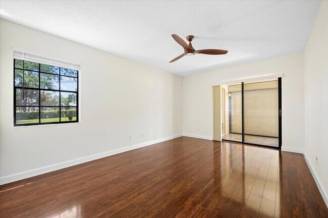 Building Photo - 101 Pinecrest Cir
