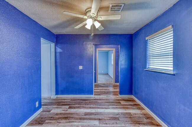 Building Photo - 1108 US Hwy 277