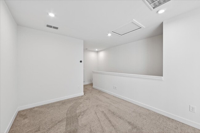 Building Photo - 530 Billingsley Rd