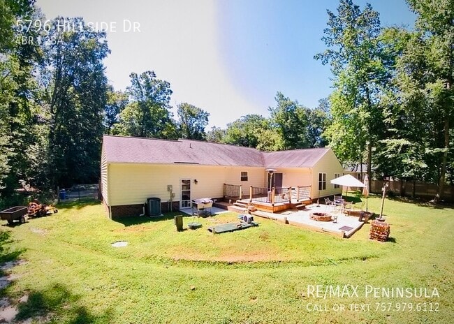 Building Photo - 5796 Hillside Dr