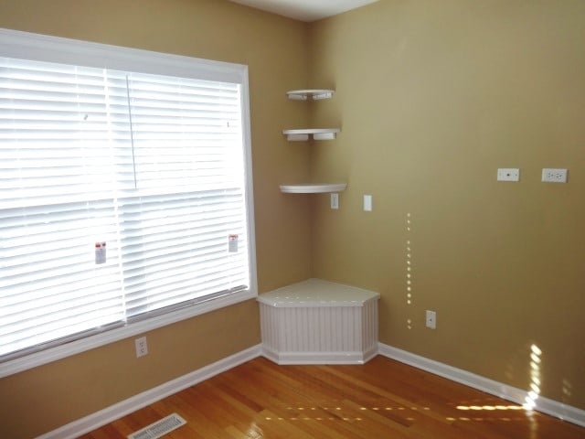 Building Photo - 11 Kings Ct