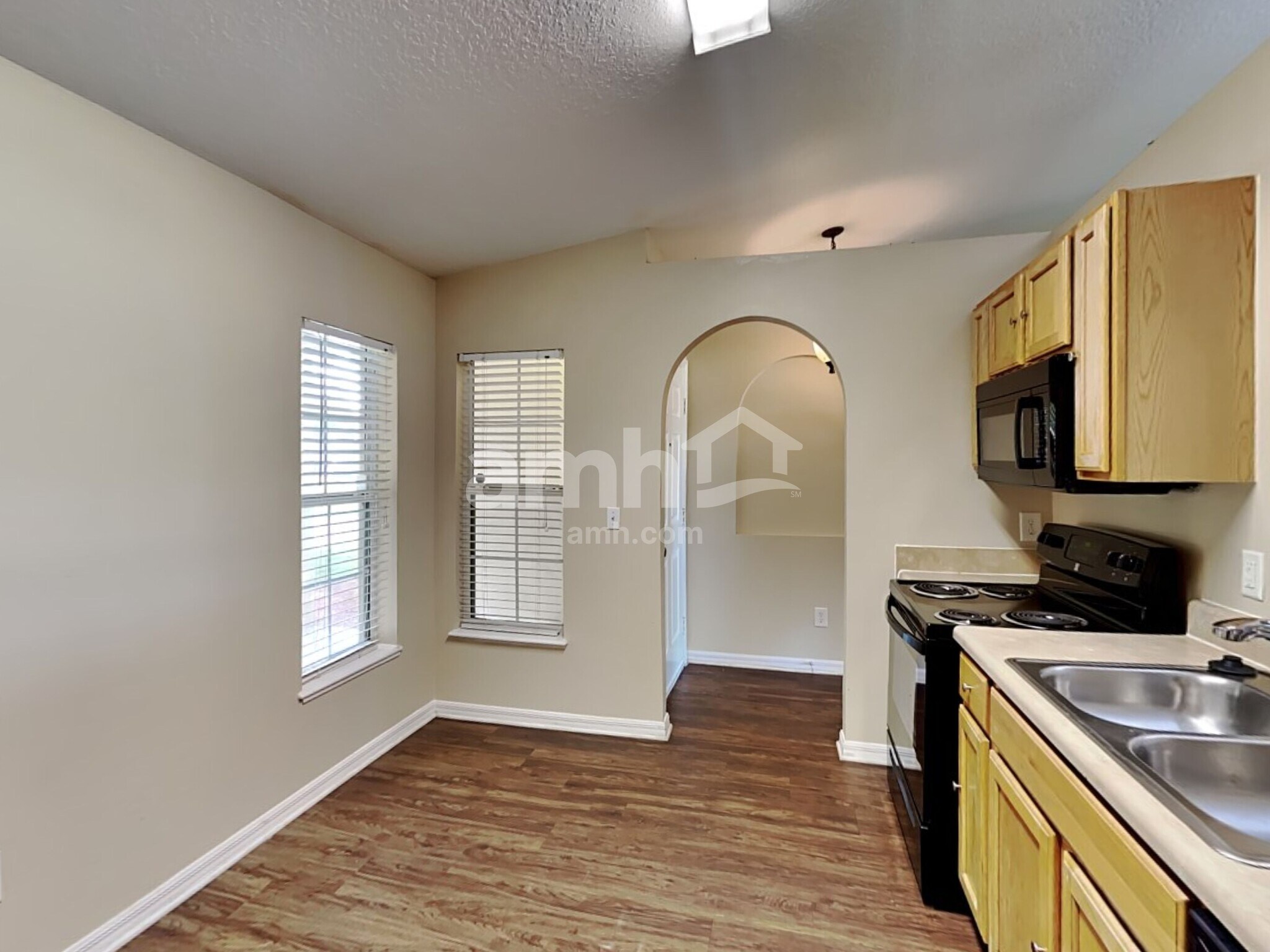 Building Photo - 1030 Lancelot Dr