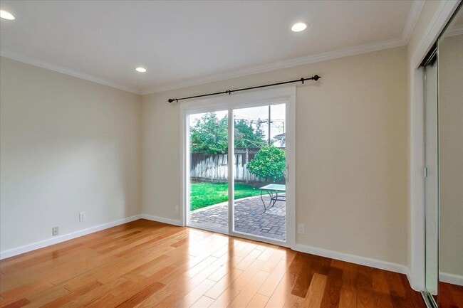 Building Photo - 1535 San Joaquin Ave