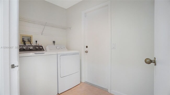 Building Photo - 1064 Cedar Falls Dr