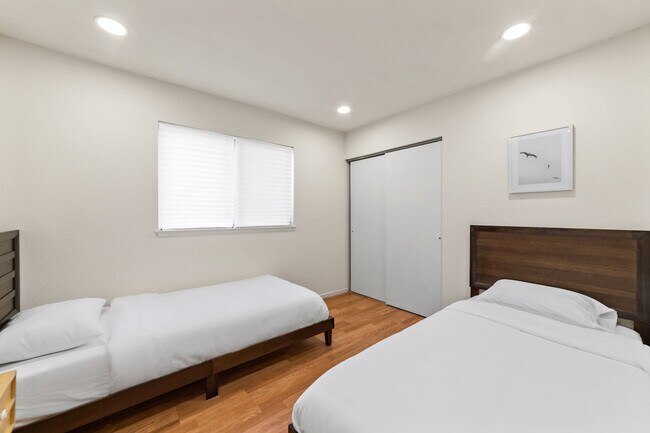 Building Photo - 5242 Sierra Highlands Ct