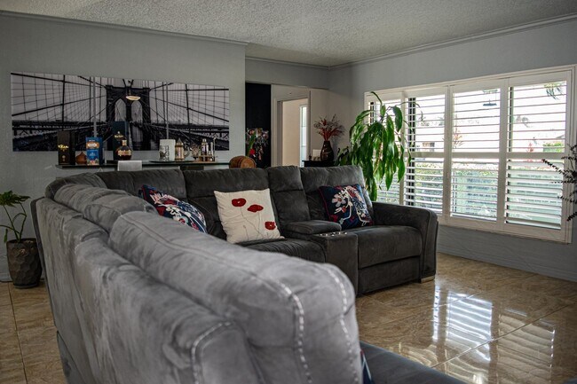 Building Photo - 5432 Sandhurst Cir S