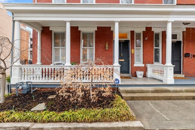 Building Photo - Beautiful 3 Bedroom Corner Lot on West Ave! ***Available 08/10/2026***