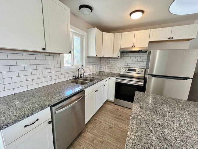 Building Photo - 7402 Treasure Trail Cir