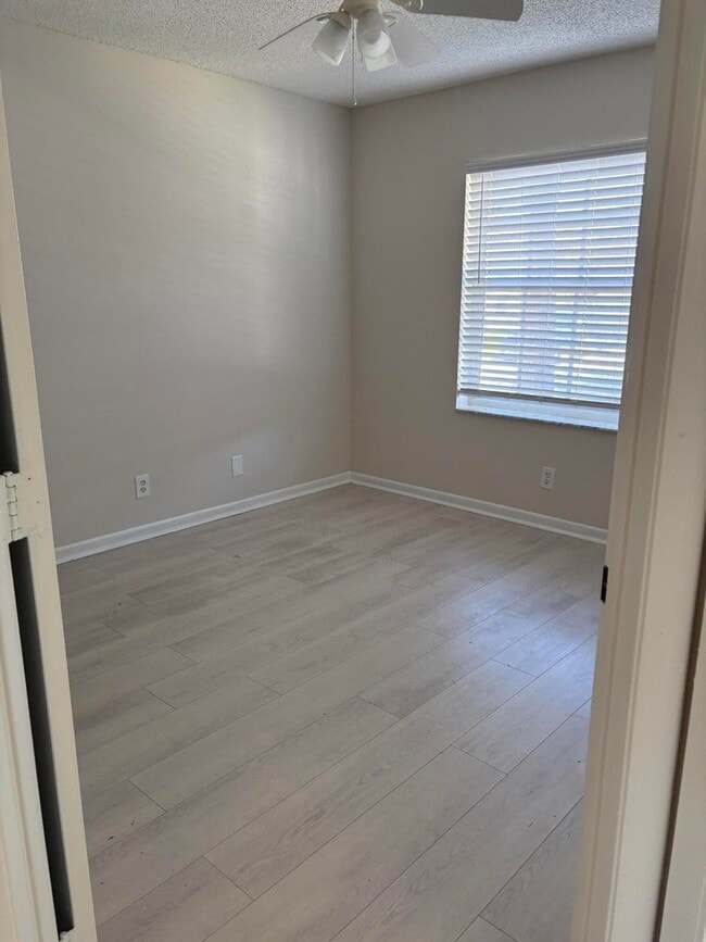 Building Photo - 10749 Cypress Lake Terrace