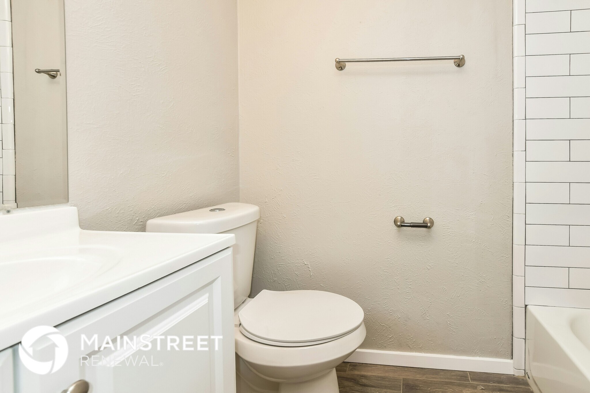 Building Photo - 1601 Chapman Dr