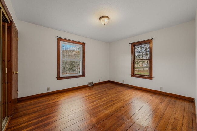 Building Photo - 293 Hamburg Rd