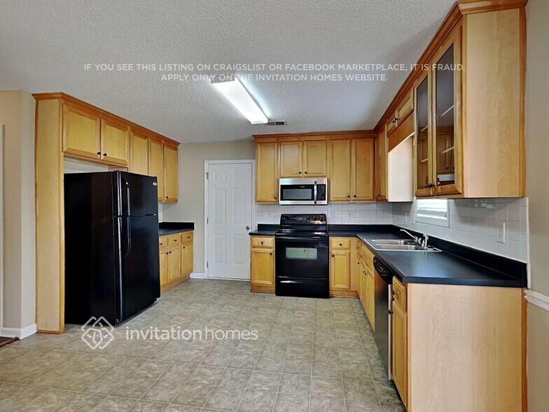 Building Photo - 5026 Yankee Doodle Dr