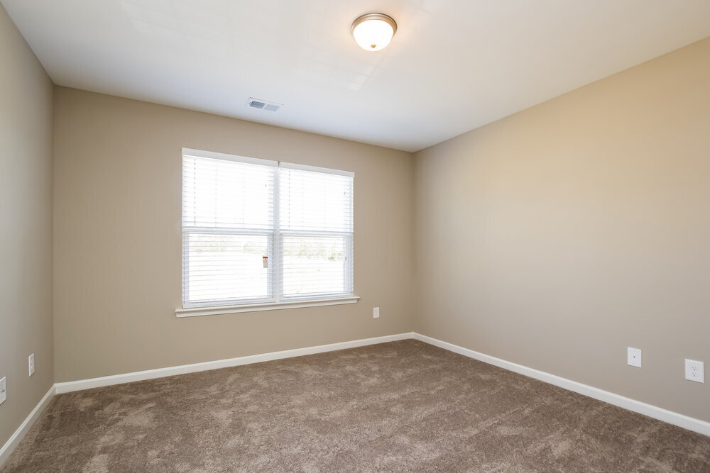 Building Photo - 646 Fieldcrest Dr
