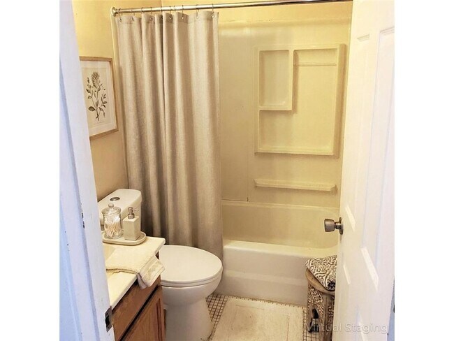 Building Photo - 808 Evergreen Ave