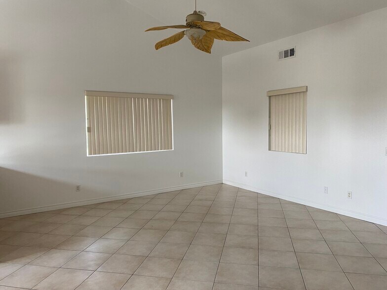 Building Photo - 1135 S Herbert Ave