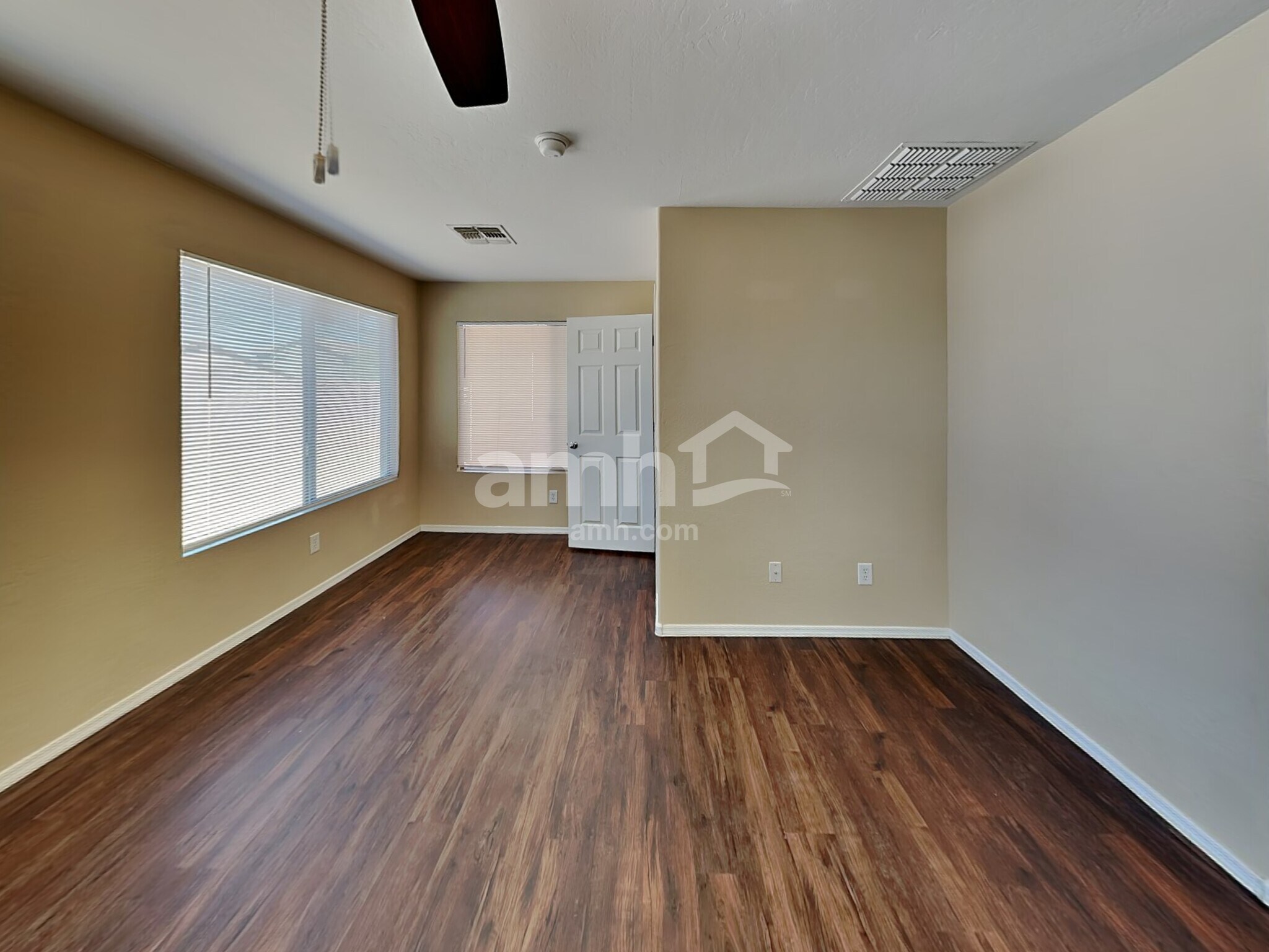 Building Photo - 11369 W Lincoln St