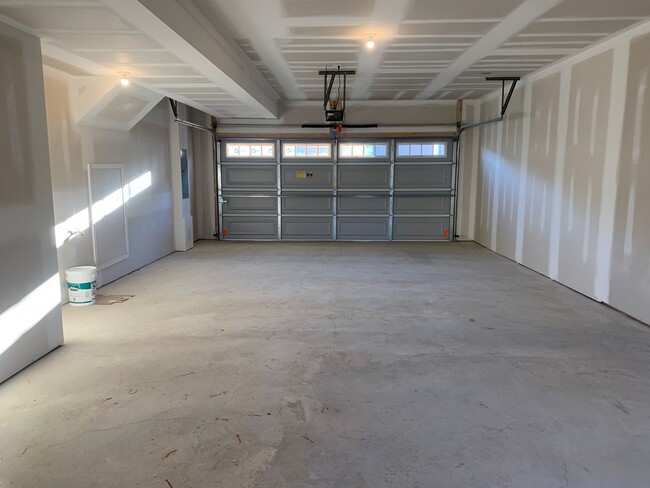 Building Photo - 1855 Shady Ln
