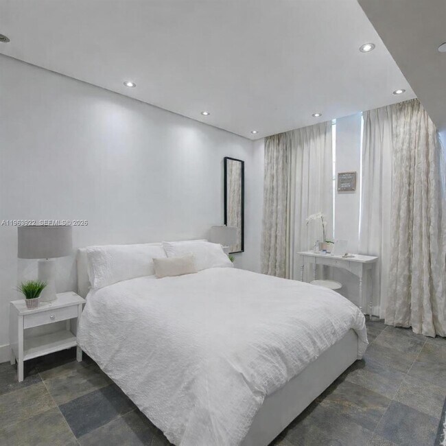 Building Photo - 4100 Salzedo St