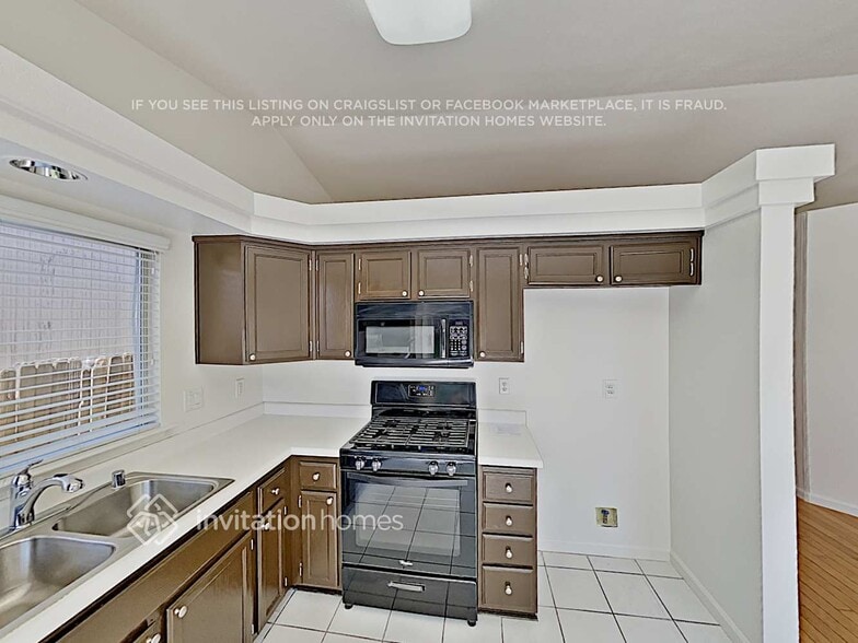 Building Photo - 1620 Rodeo Way