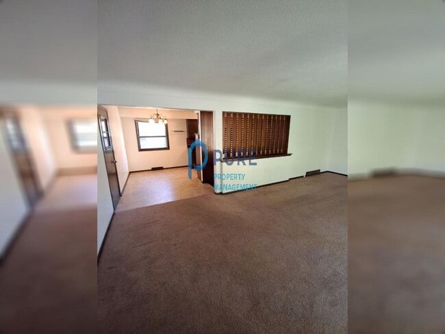 Building Photo - Beautiful Burnsville 3 Bedroom / 2 Bath Ho...