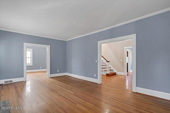 Building Photo - 300 Dogwood Ln