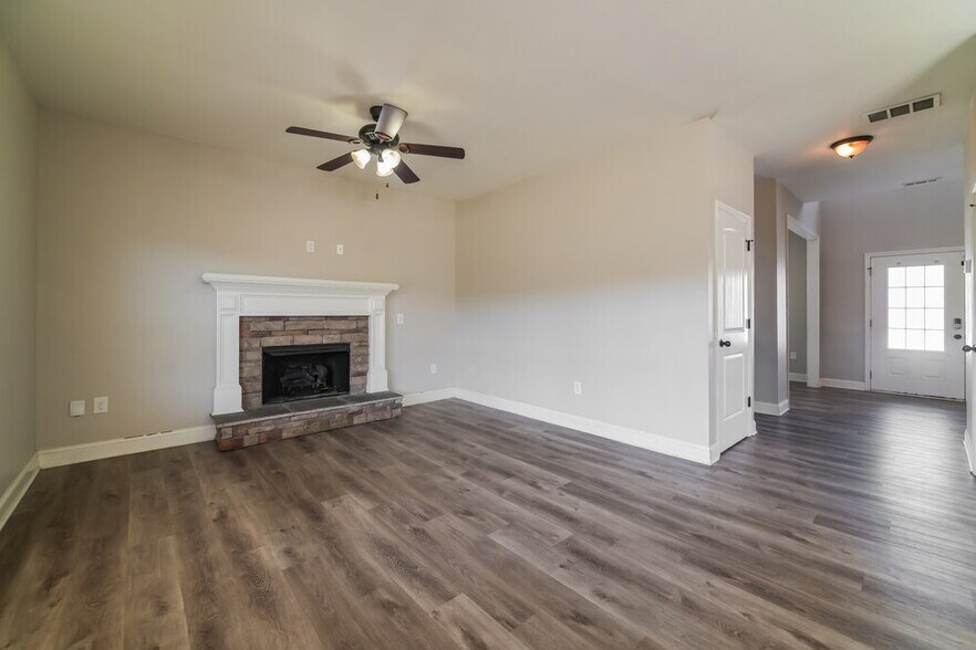 Building Photo - 235 Summer Gate Ln