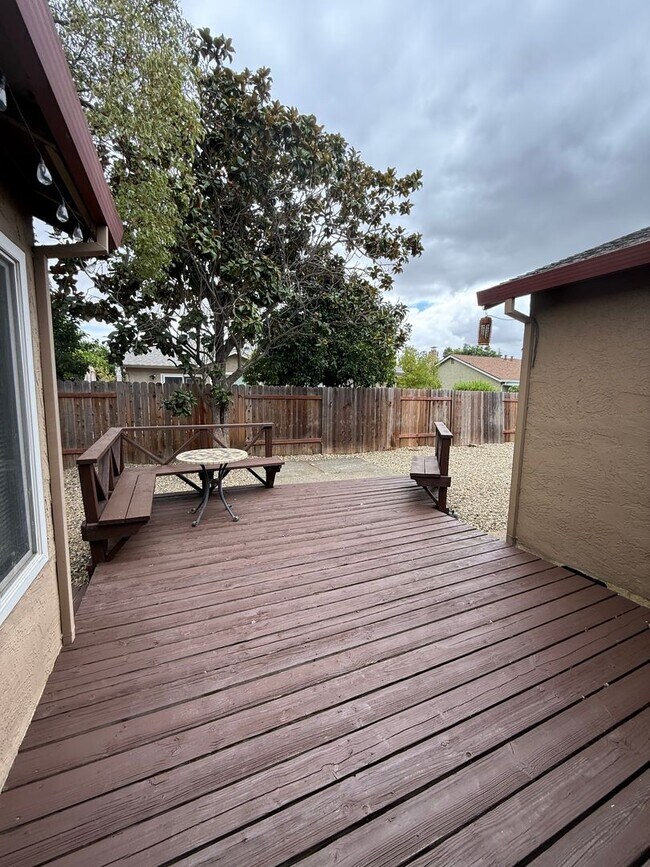 Building Photo - 2878 Cypress Way