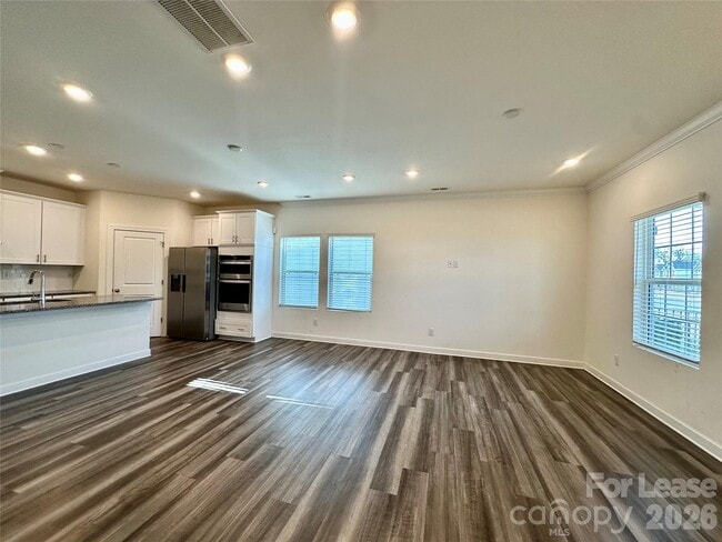 Building Photo - 410 Cranford Dr