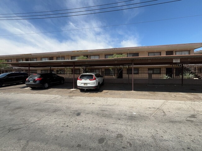 Building Photo - Cozy 1 bedroom 1 bath condo unit