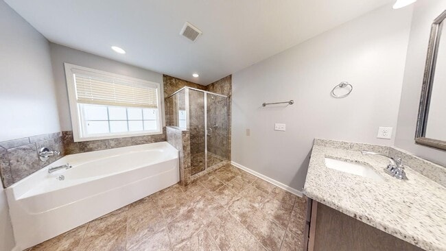 Building Photo - Beautiful 2 Story Home in W Richland