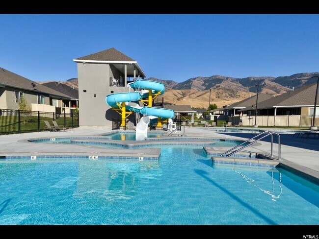 Building Photo - 714 S 150 E