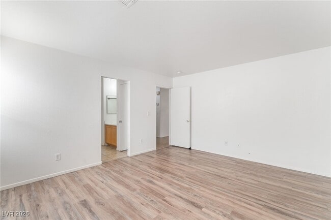 Building Photo - 10667 April Rose Ct