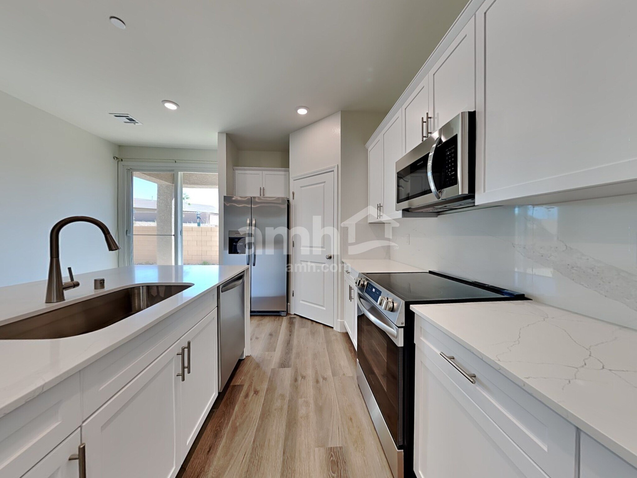 Building Photo - 858 English Primrose St