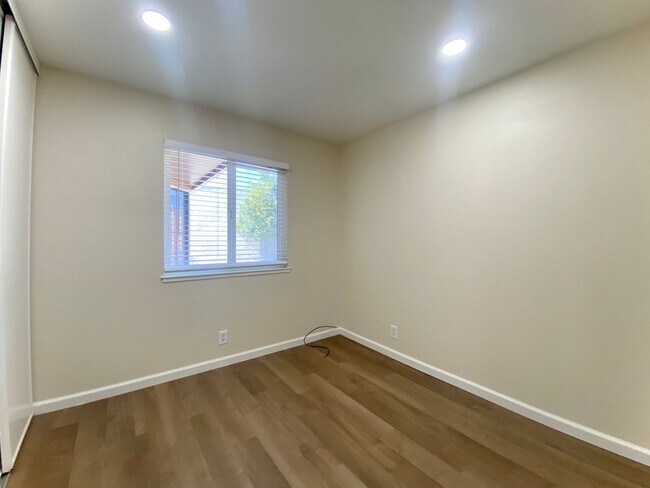 Building Photo - 3-bedroom home located in Union City! – wi...