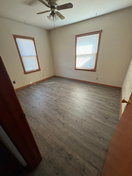 Building Photo - 1224 W Quarles St