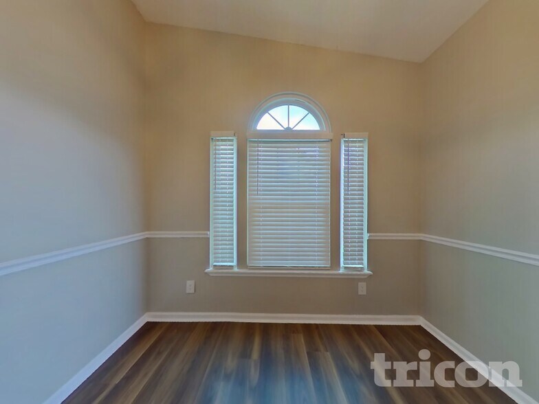 Building Photo - 7580 Falcon Trace Dr W