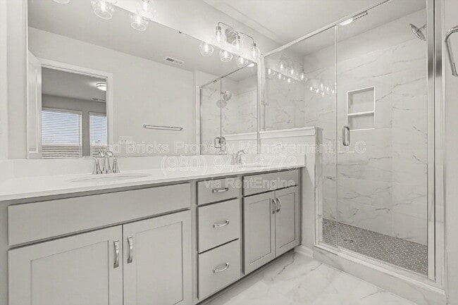 Building Photo - 246 Ferebee Pl