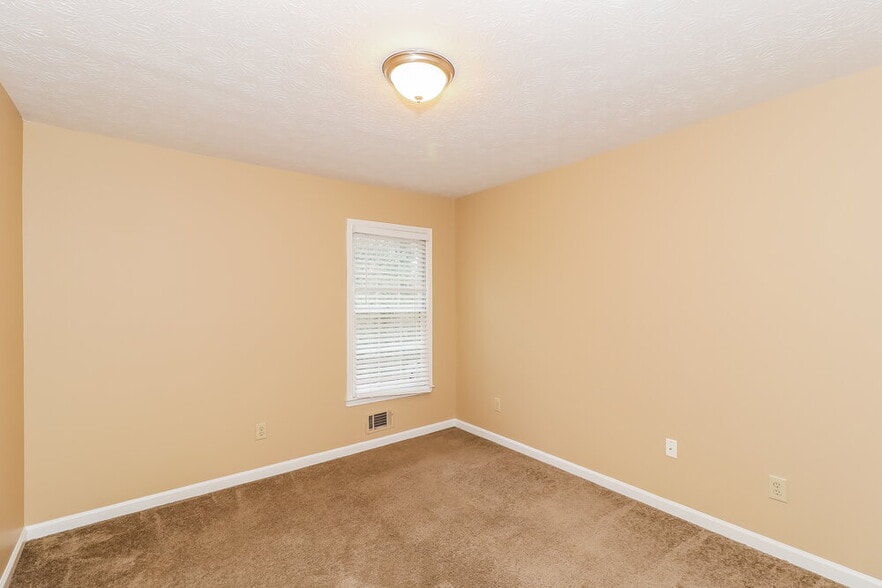 Building Photo - 1551 Willow Creek Ct